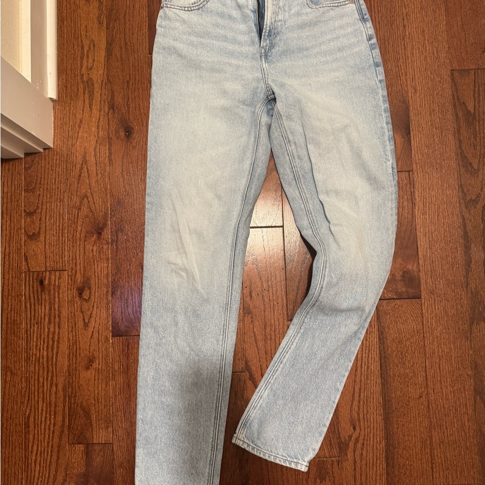 AE Strigid Mom Jeans